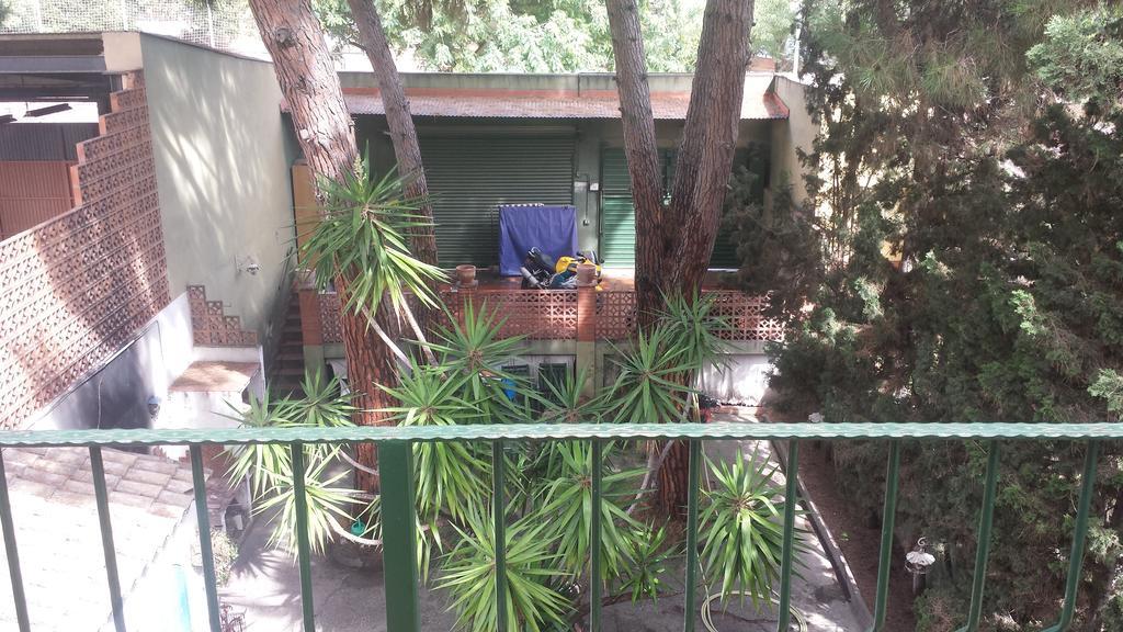 Hostal Porta De Ferro Sant Boi de Llobregat Zewnętrze zdjęcie
